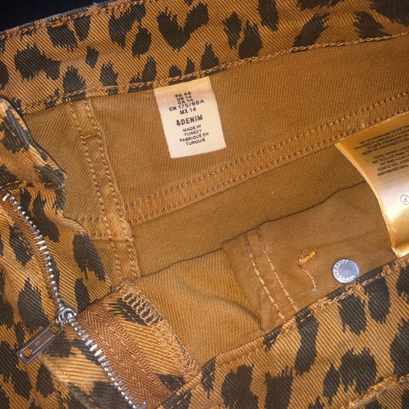 NEVER WORN! H&M denim cheetah printed skirt! - Picture 3 of 4